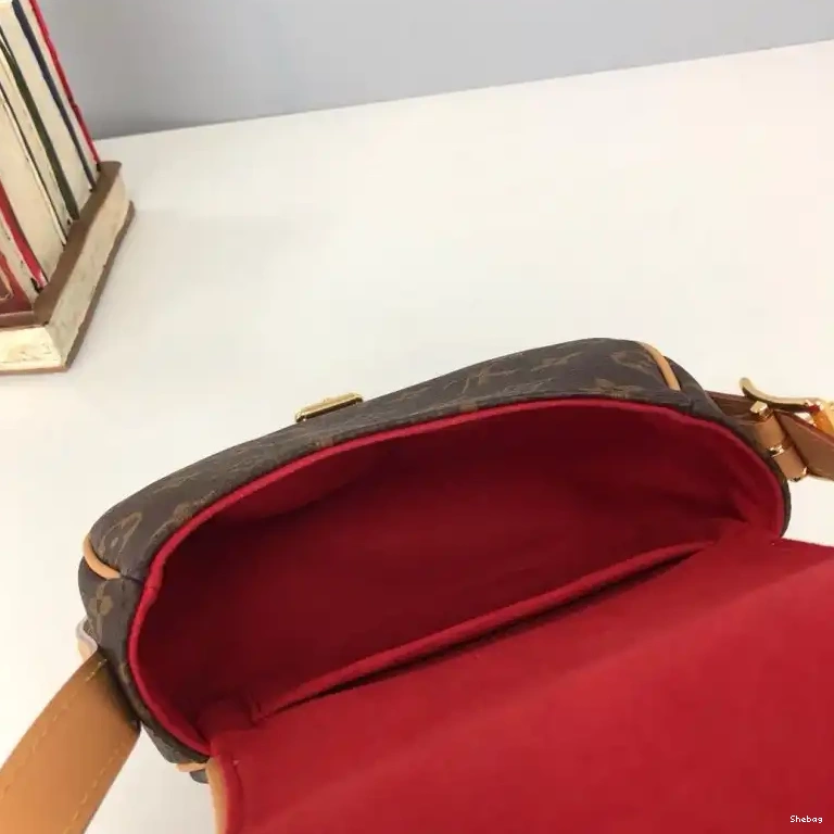 19B570257 Bags LV 0715